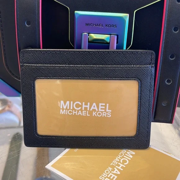 MICHAEL KORS
Leather Large Card Holder Case Wallet
Black
NWT - Picture 2 of 16